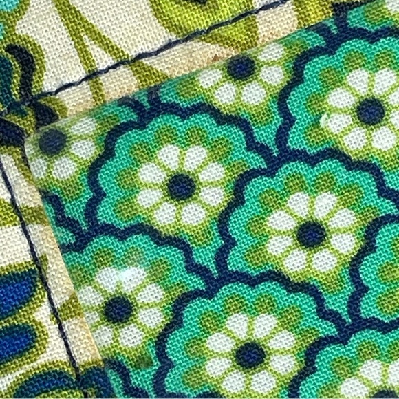 Vera Bradley Rhythm and Blues Small Keychain Wallet ID Pouch - Picture 6 of 9